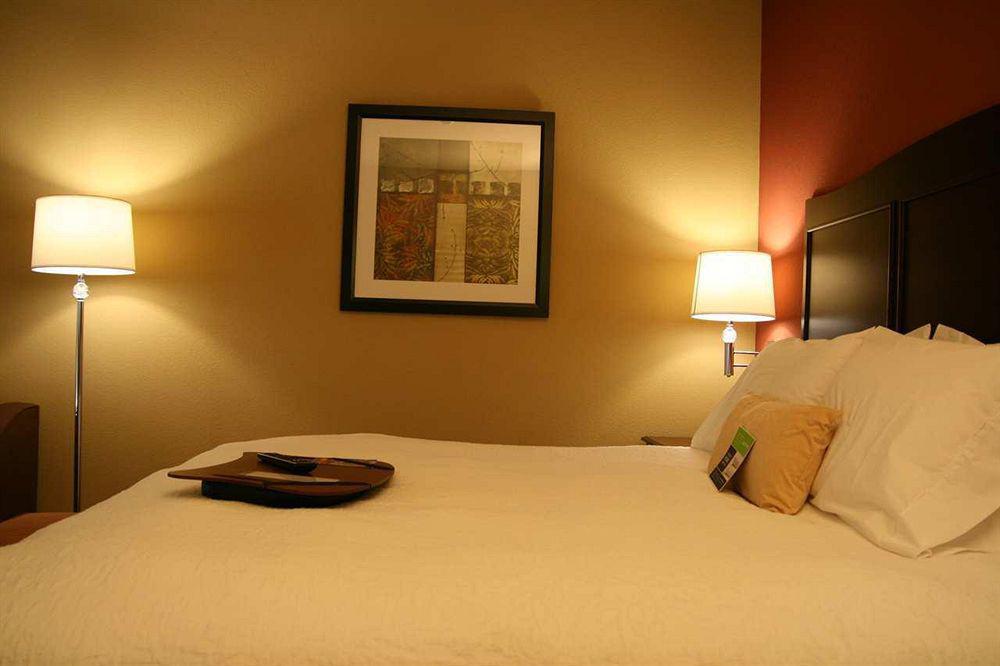 Hampton Inn & Suites Mission Habitación foto