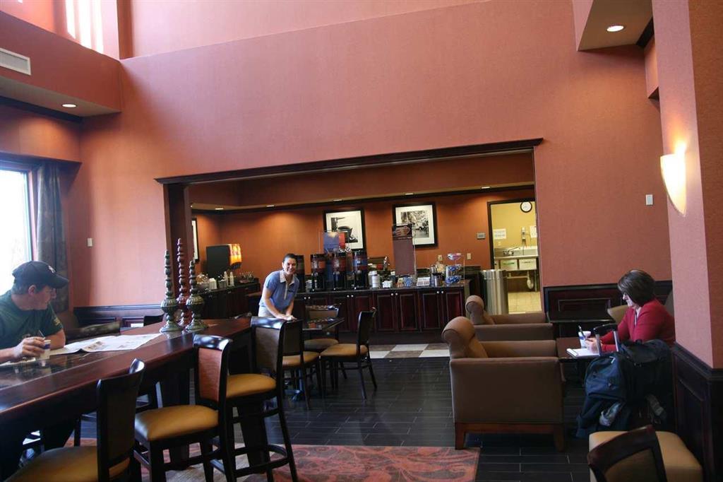 Hampton Inn & Suites Mission Restaurante foto