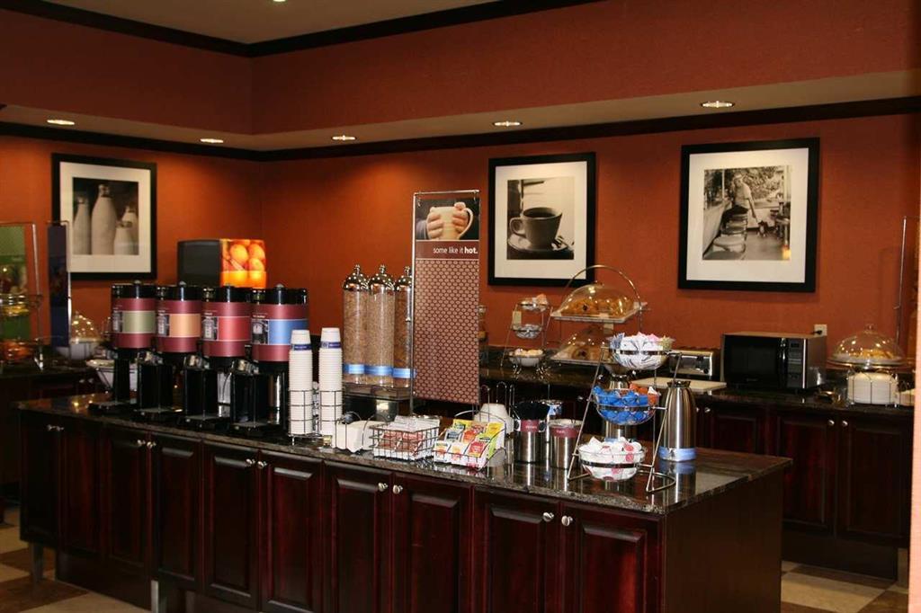 Hampton Inn & Suites Mission Restaurante foto